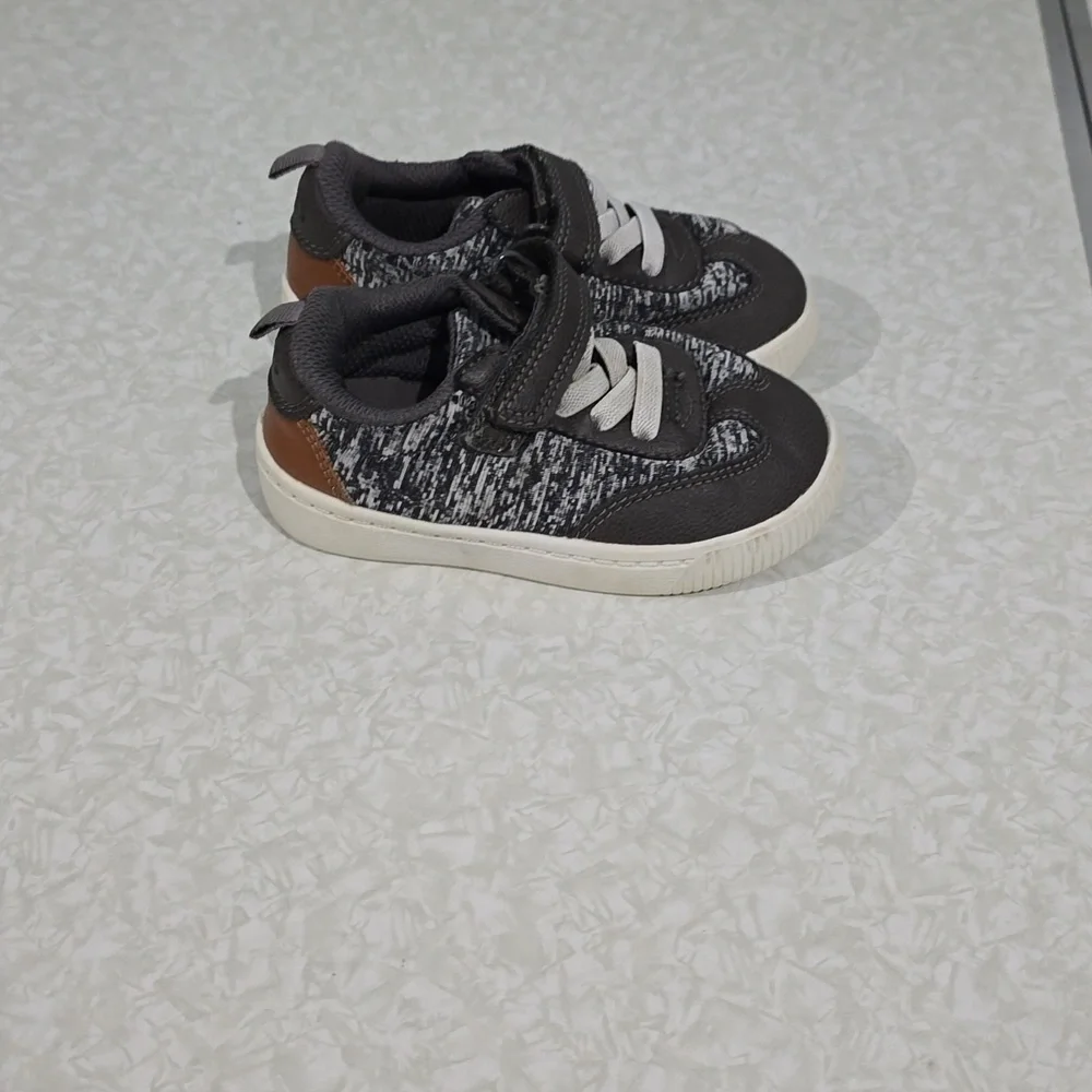 Carters‎ Toddler Gray Sneakers Size 6
